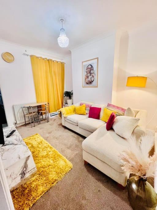 Lovely 3Bed Home Мидлсбро Экстерьер фото